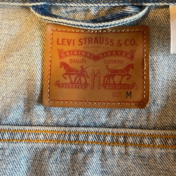 Women’s Levi’s Trucker Jacket - Picture 3 of 5